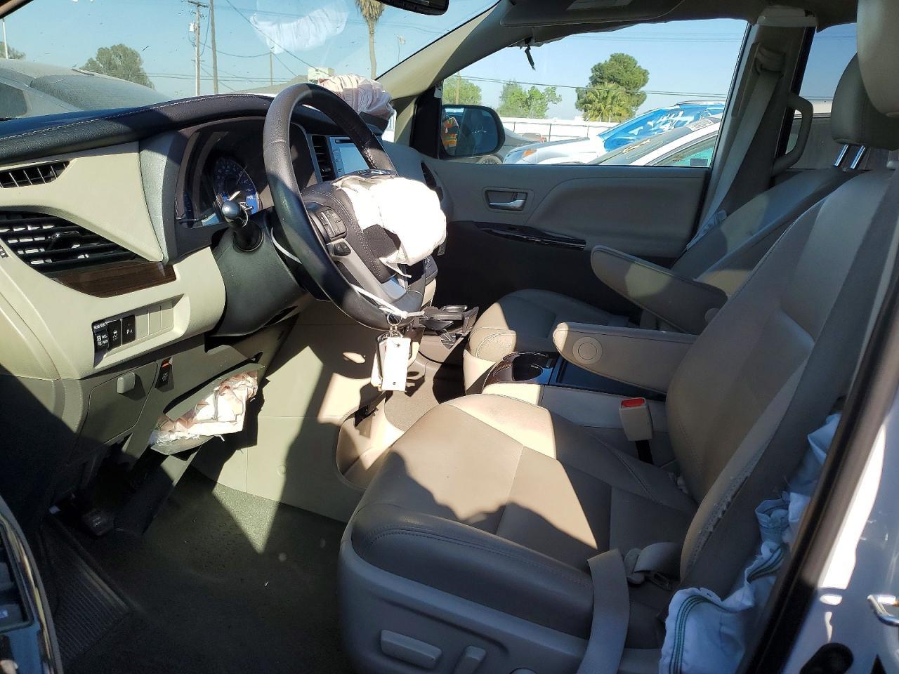 2020 Toyota Sienna Xle Premium 8-Passenger - zdjęcie 7