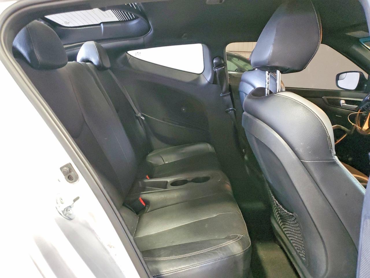 2016 Hyundai Veloster Turbo - zdjęcie 10