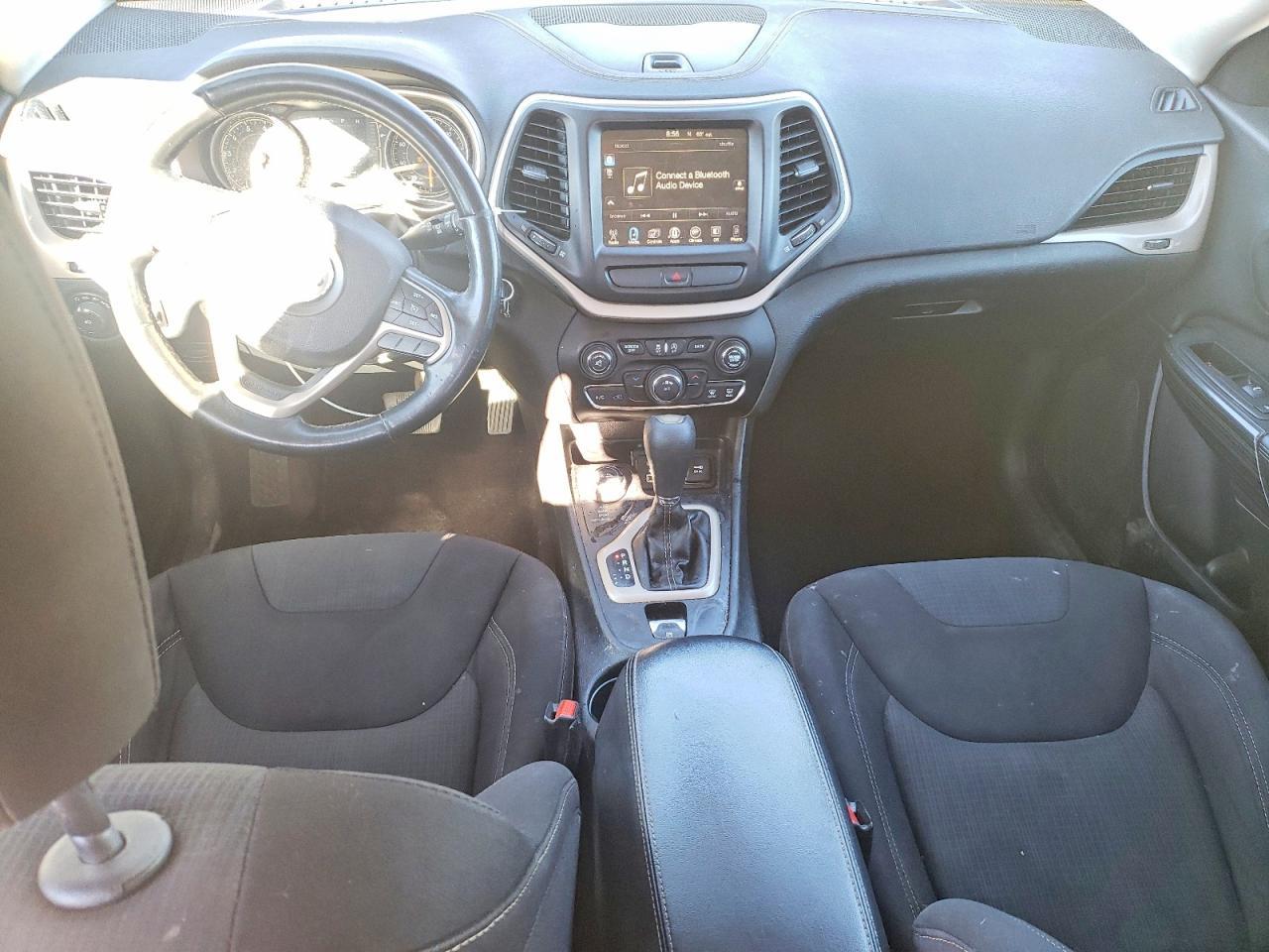 2016 Jeep Cherokee Latitude - zdjęcie 8