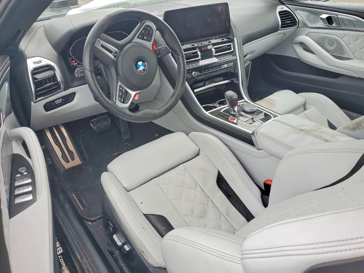 2024 BMW M8 - zdjęcie 8