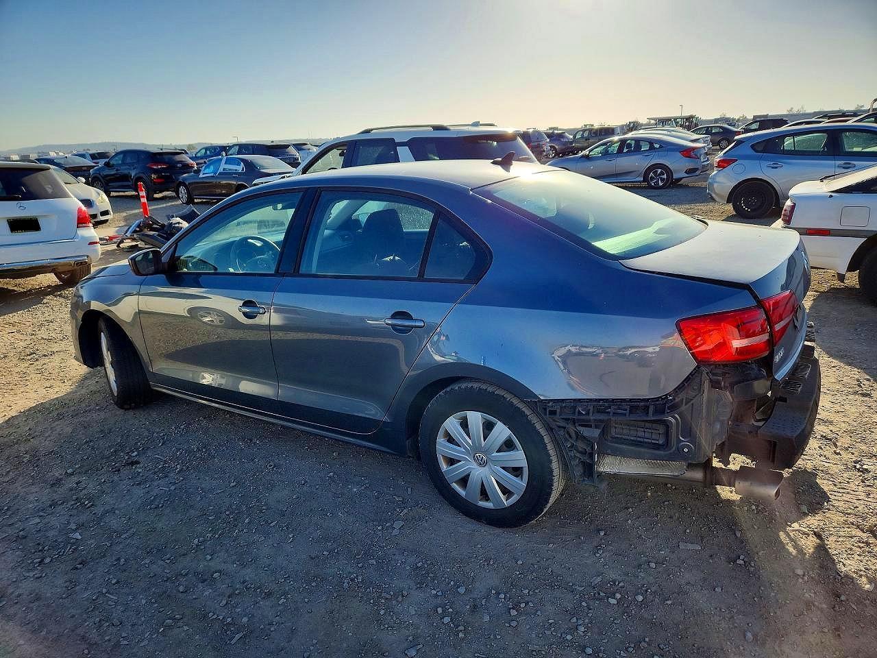 2015 Volkswagen Jetta Base - zdjęcie 2