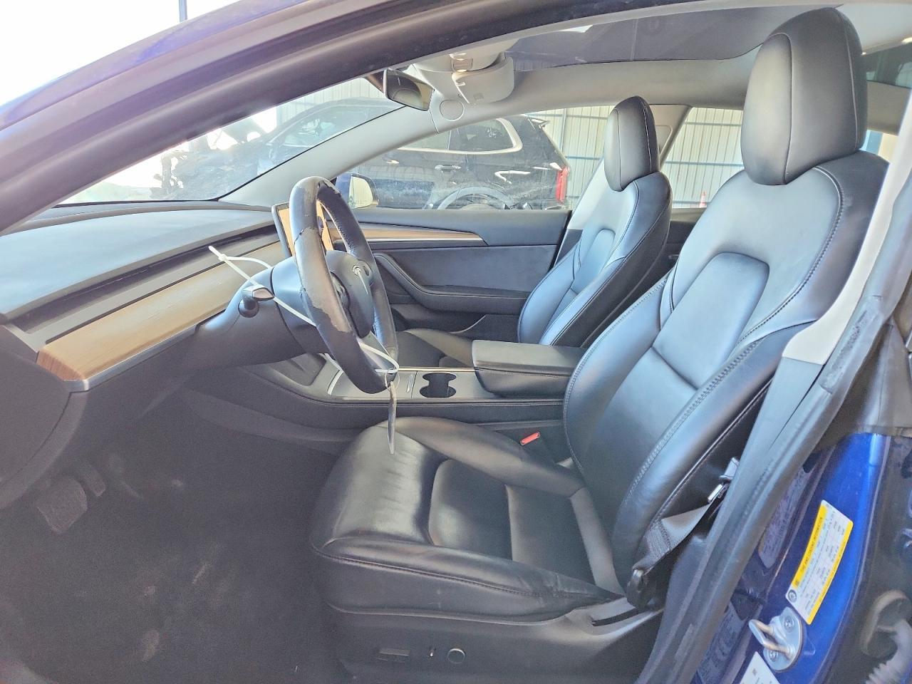 2022 Tesla Model 3 - zdjęcie 7