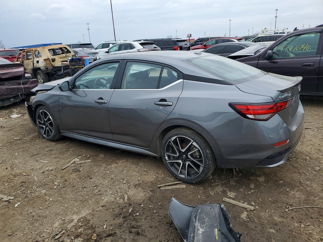 2025 Nissan Sentra Sr - zdjęcie 2