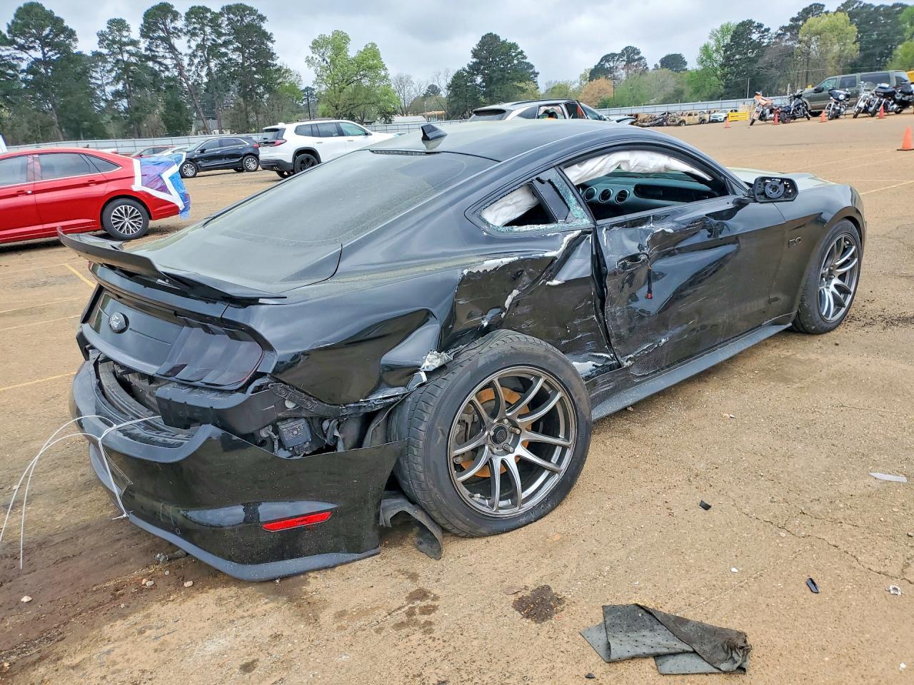 2021 Ford Mustang Gt - zdjęcie 3