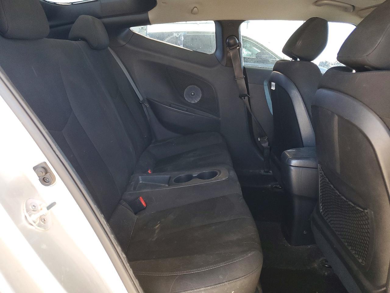 2014 Hyundai Veloster Base - zdjęcie 10