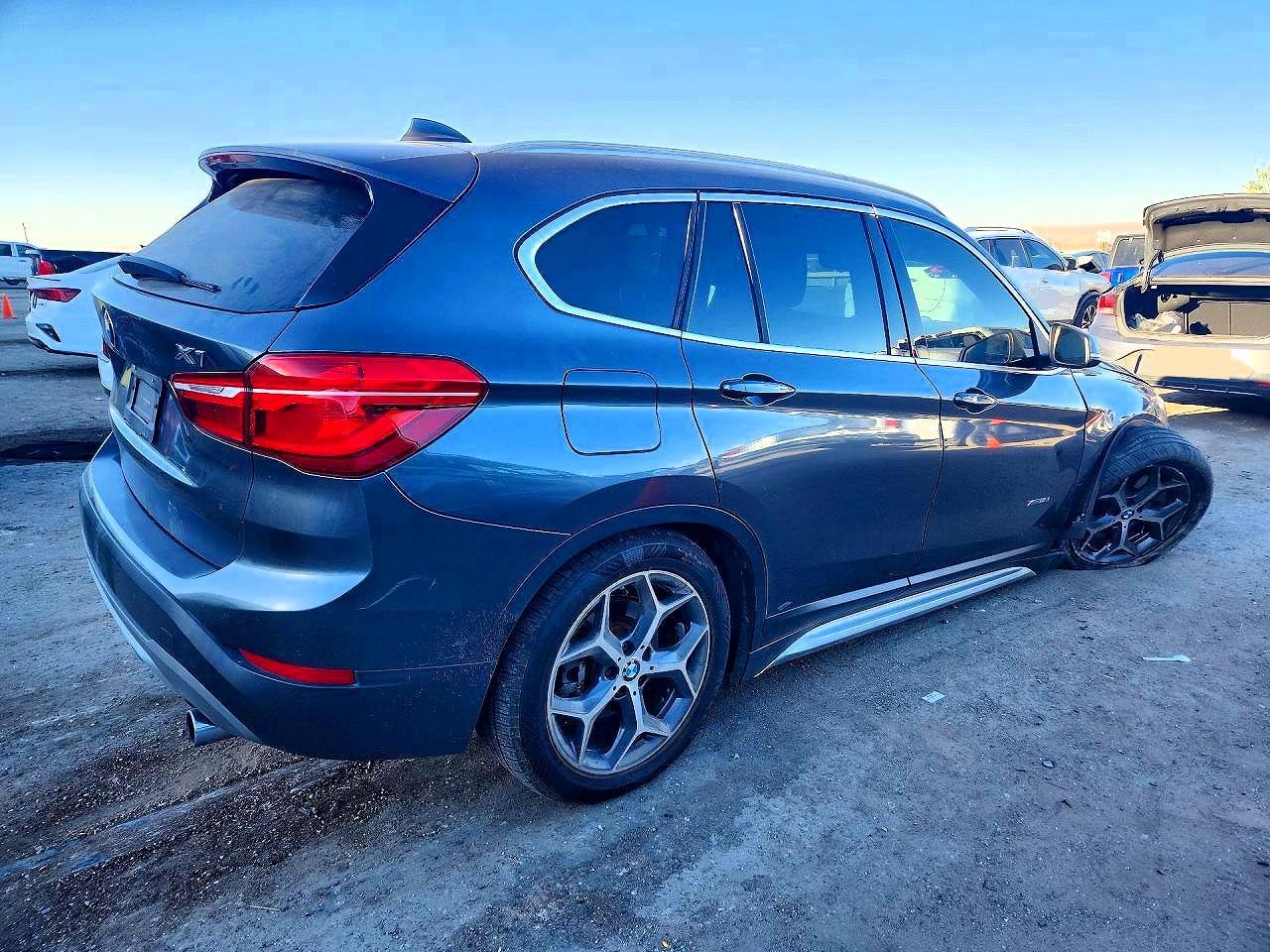 2017 BMW X1 xDrive28I - zdjęcie 3