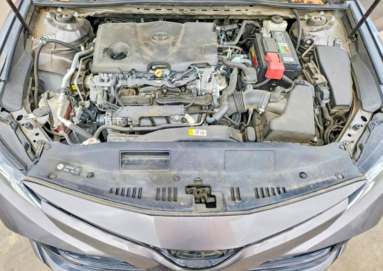 2020 Toyota Camry Le - zdjęcie 11
