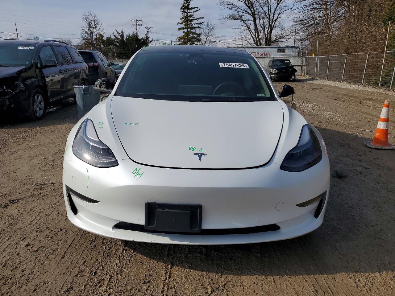 2022 Tesla Model 3 - zdjęcie 5