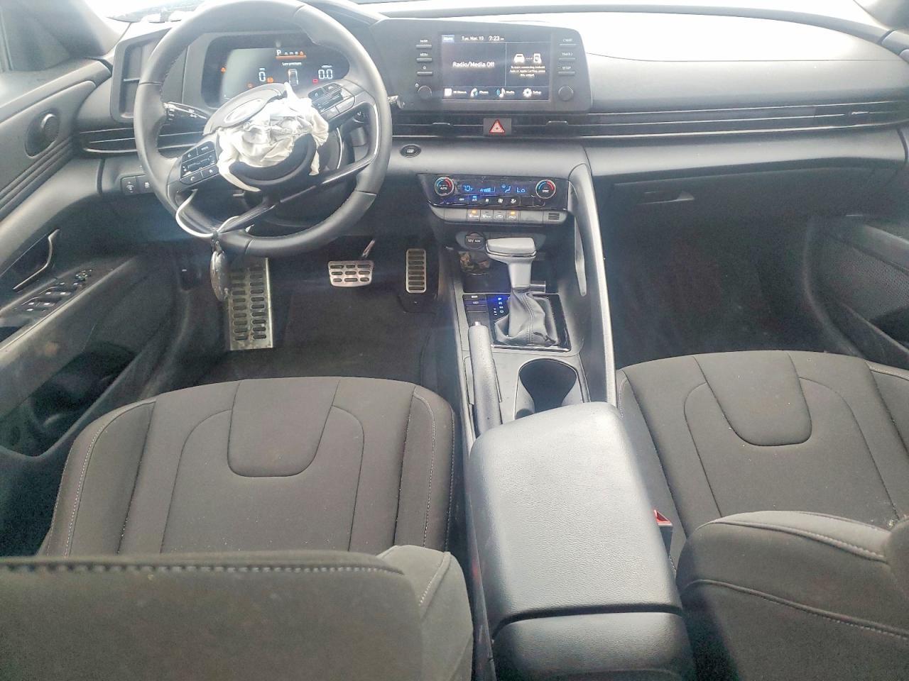 2025 Hyundai Elantra Sel Sport - zdjęcie 8