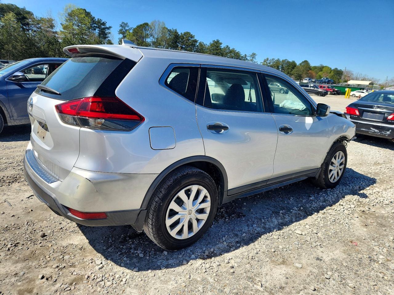 2018 Nissan Rogue S - zdjęcie 3