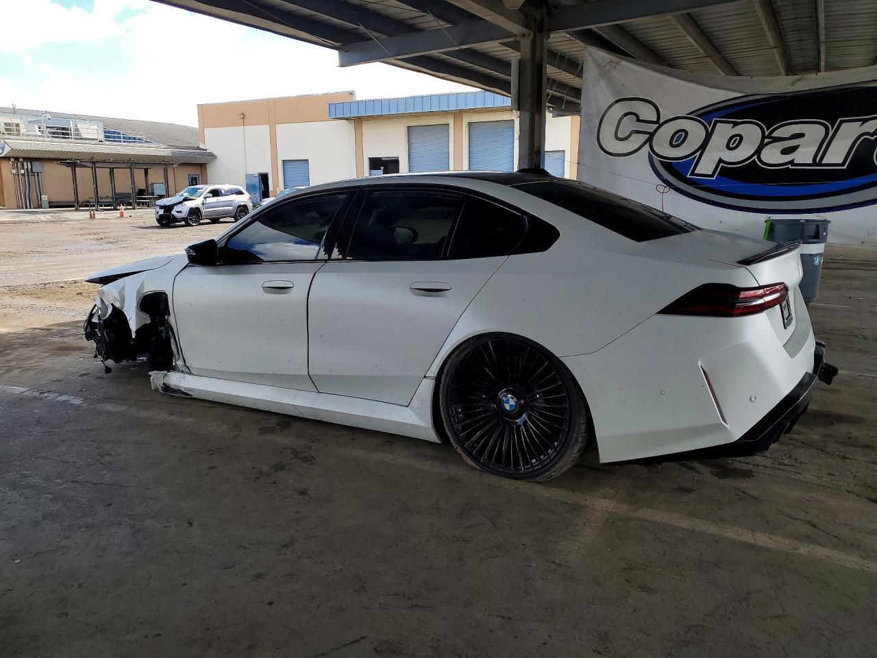 BMW M5 - zdjęcie 2