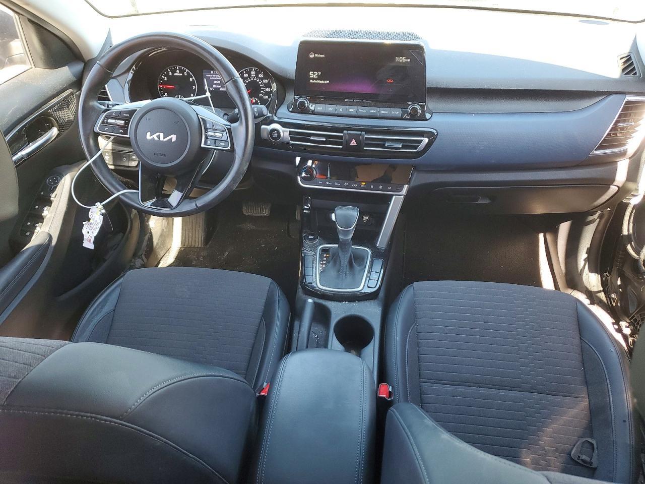 2022 Kia Seltos S - zdjęcie 8