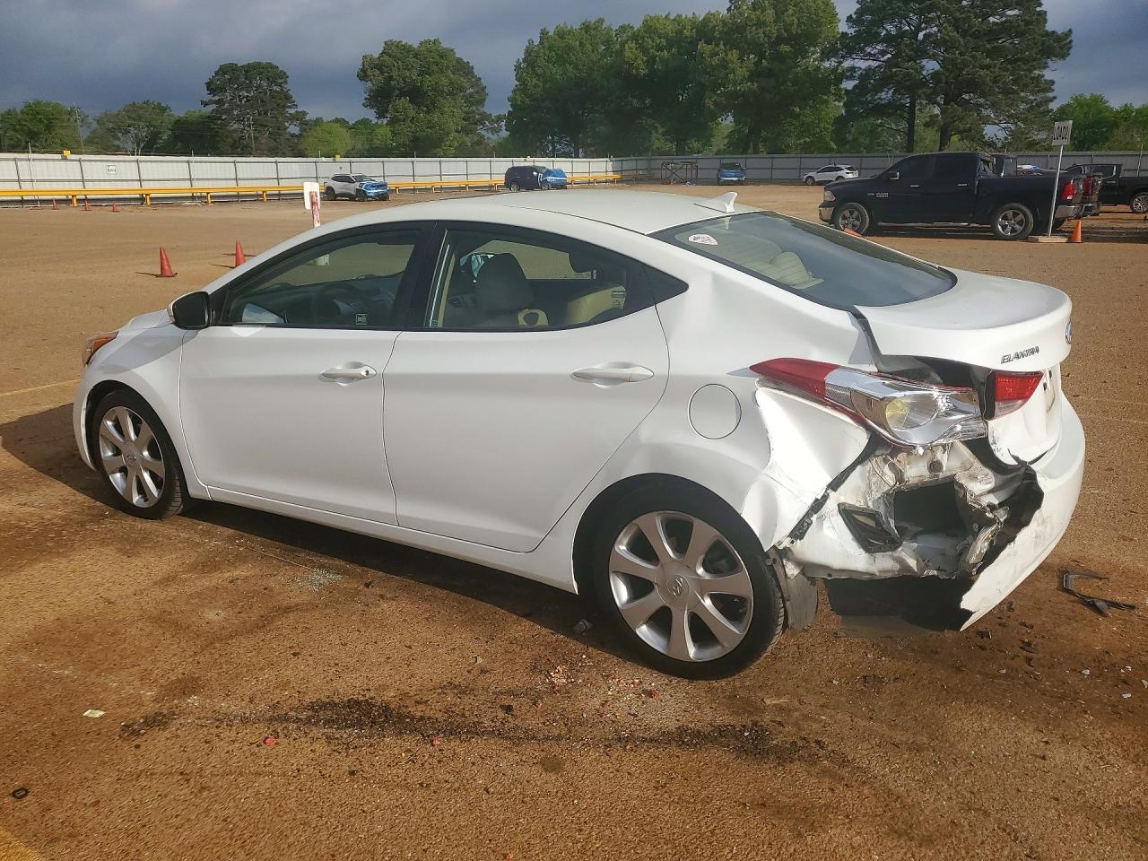 2013 Hyundai Elantra Limited - zdjęcie 2