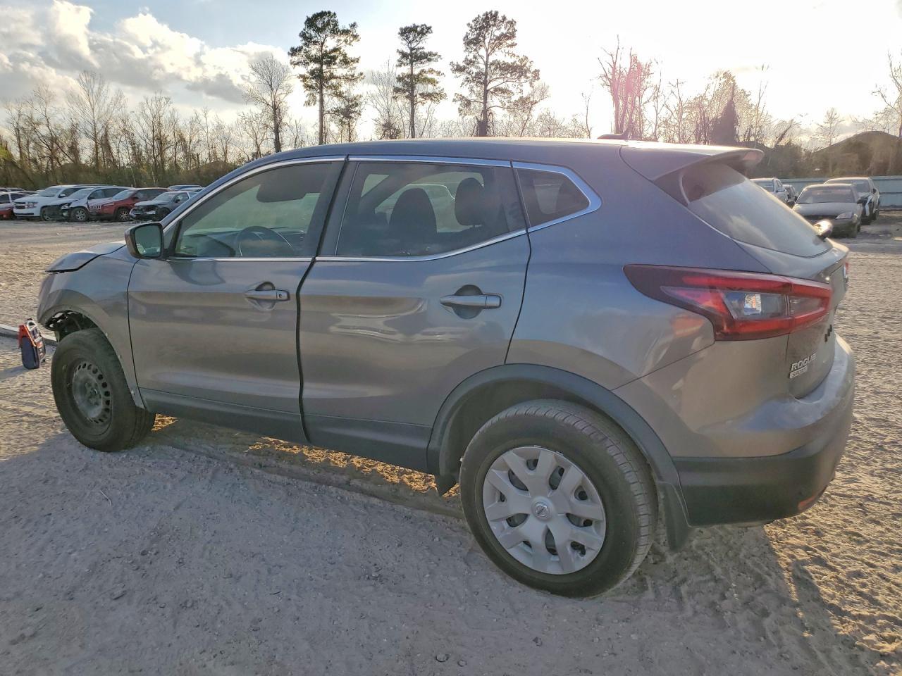 2020 Nissan Rogue Sport S - zdjęcie 2
