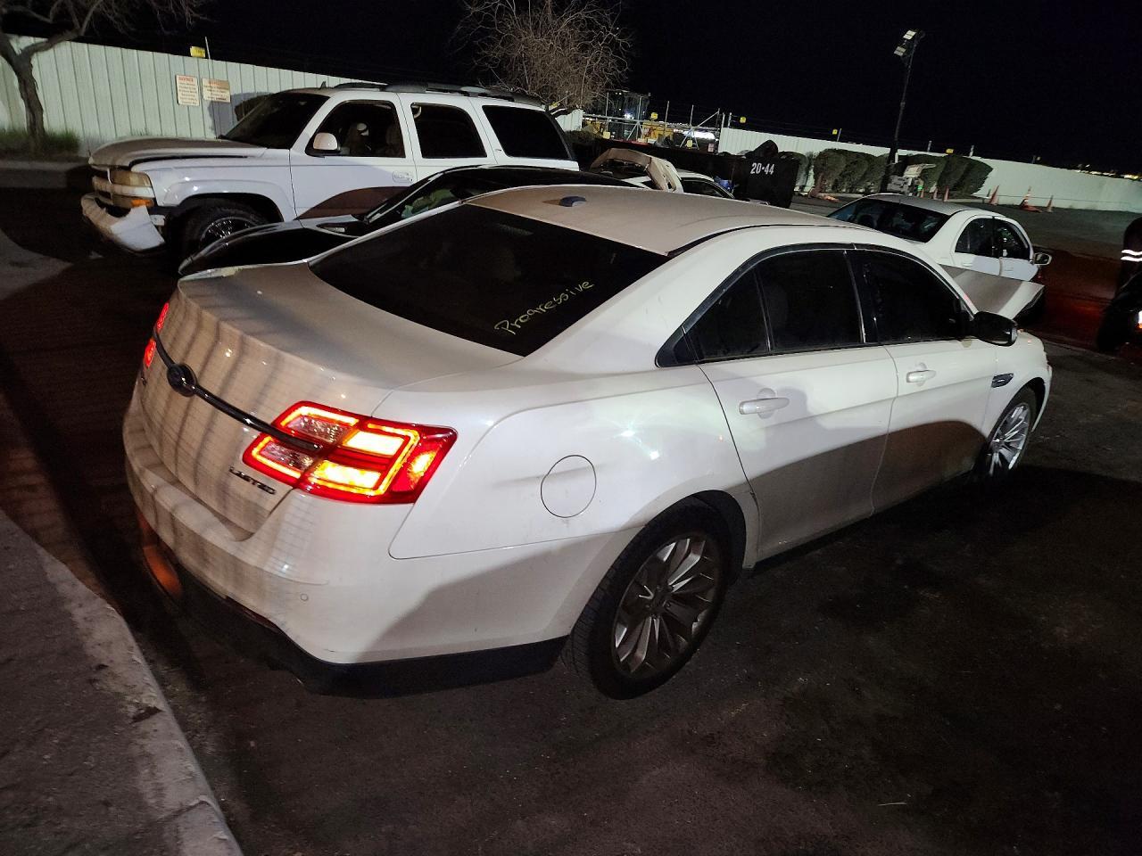 2016 Ford Taurus Limited - zdjęcie 3