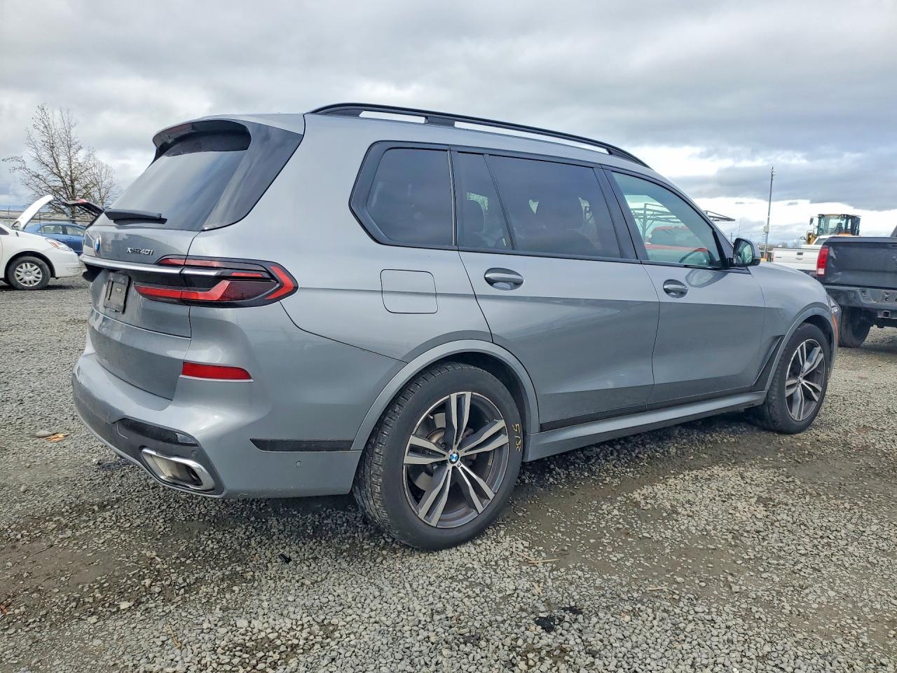 2023 BMW X7 xDrive40I - zdjęcie 3