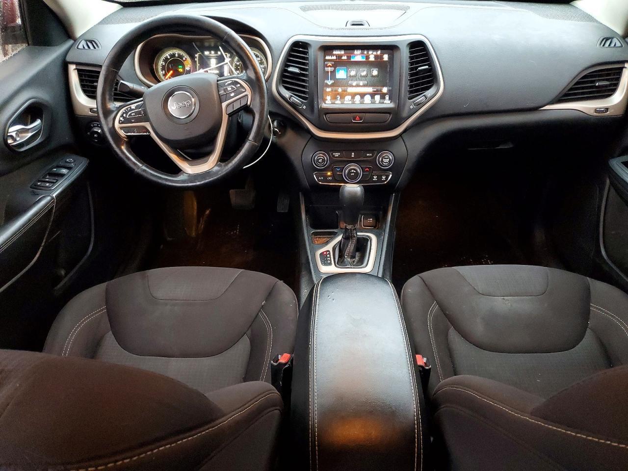 2016 Jeep Cherokee Latitude - zdjęcie 8