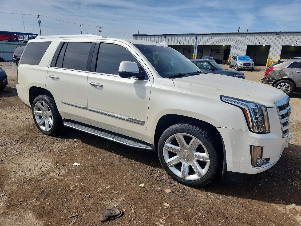 2015 Cadillac Escalade Luxury - zdjęcie 4