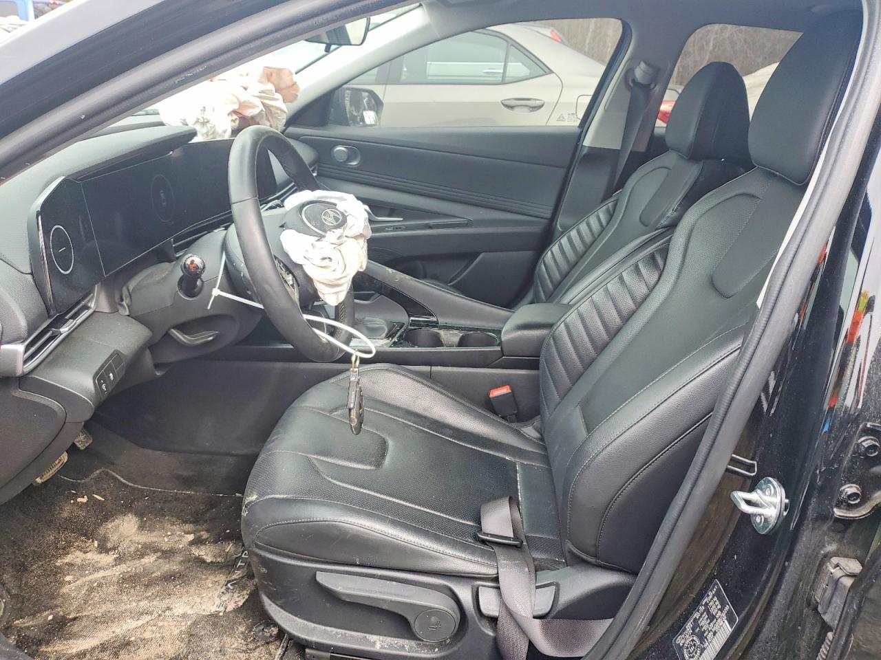 2024 Hyundai Elantra Luxury - zdjęcie 7