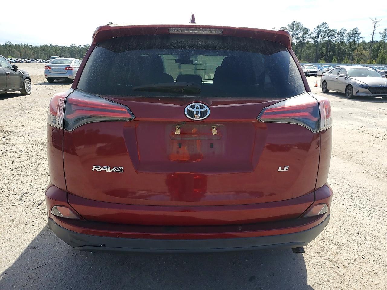2018 Toyota Rav4 Le - zdjęcie 6