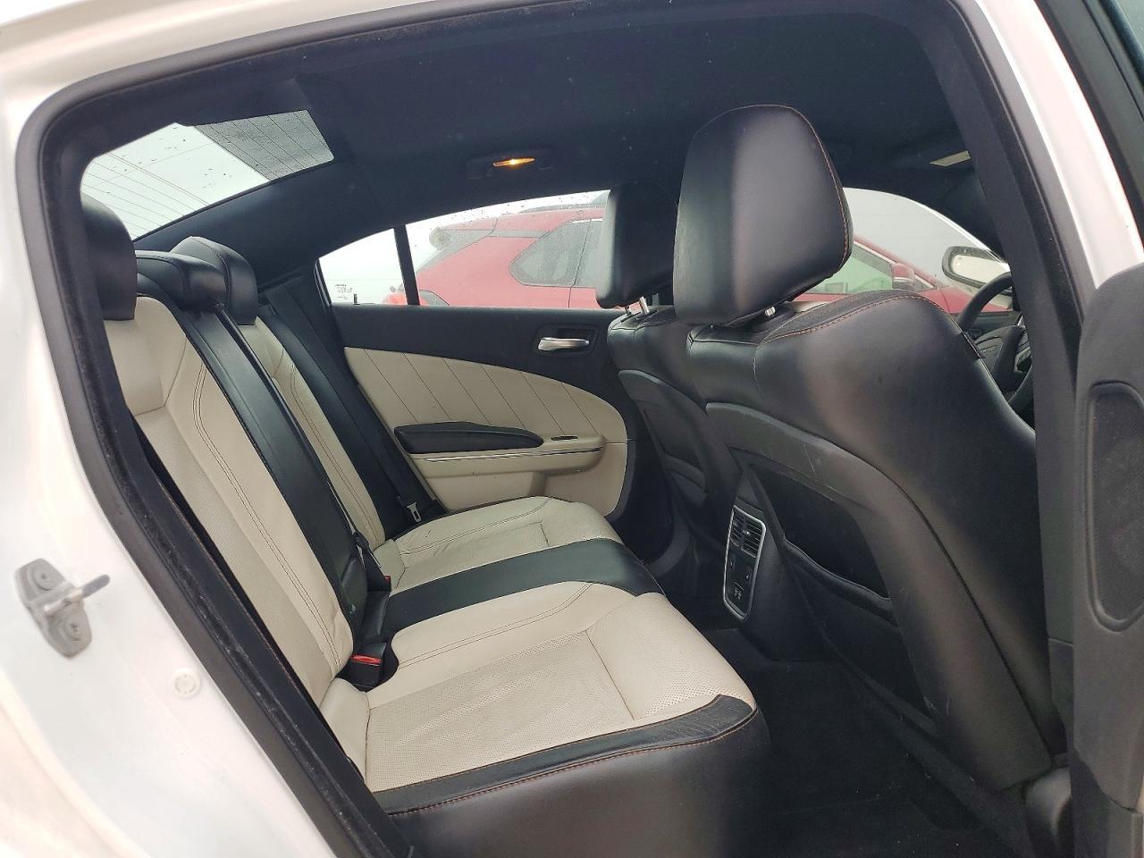 2015 Dodge Charger Sxt - zdjęcie 10