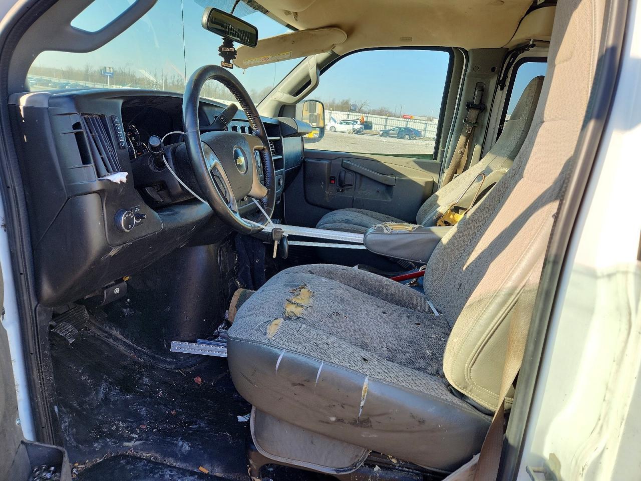 2017 Chevrolet Express G2500 - zdjęcie 7