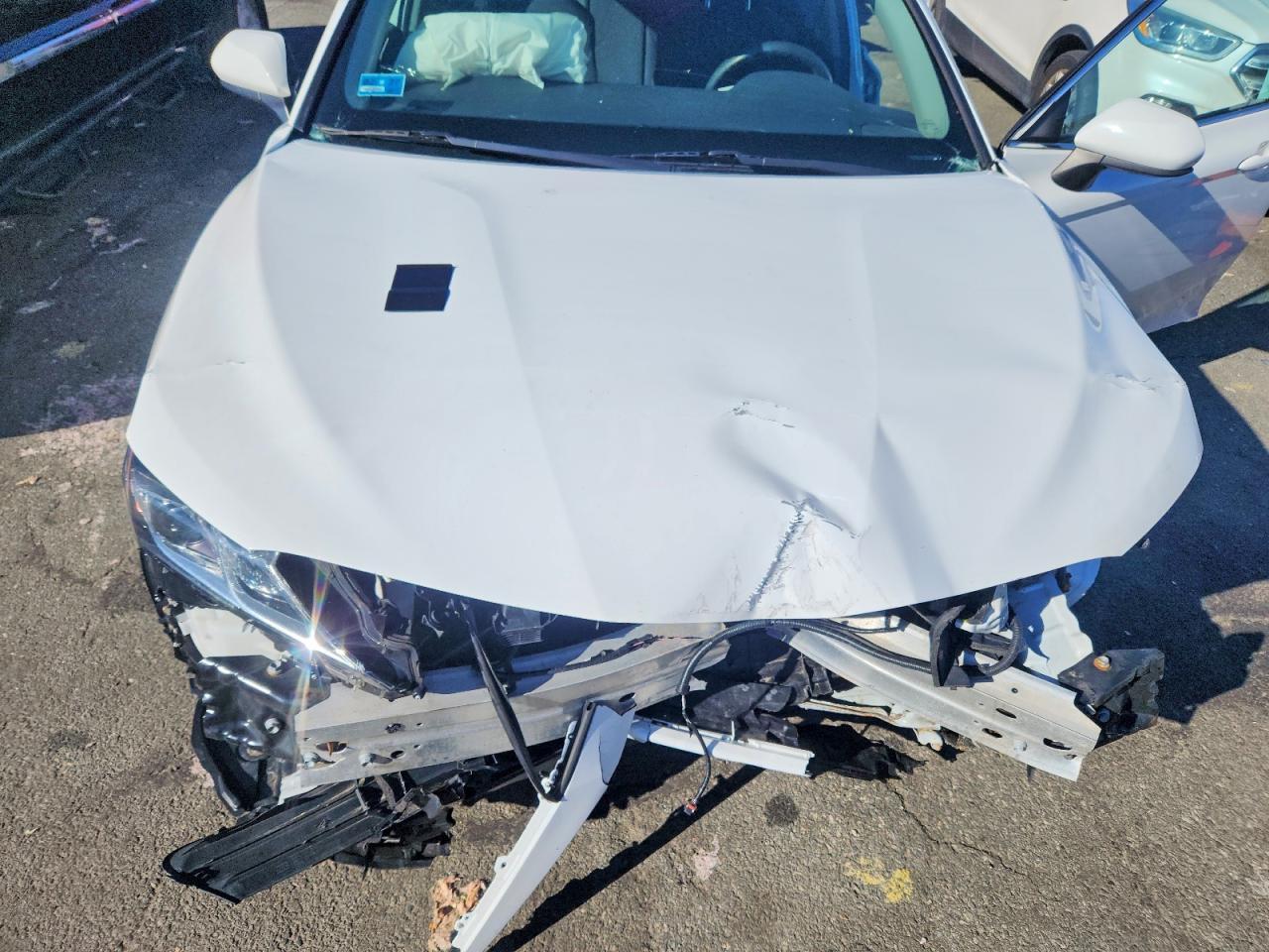 2020 Toyota Camry Le - zdjęcie 11