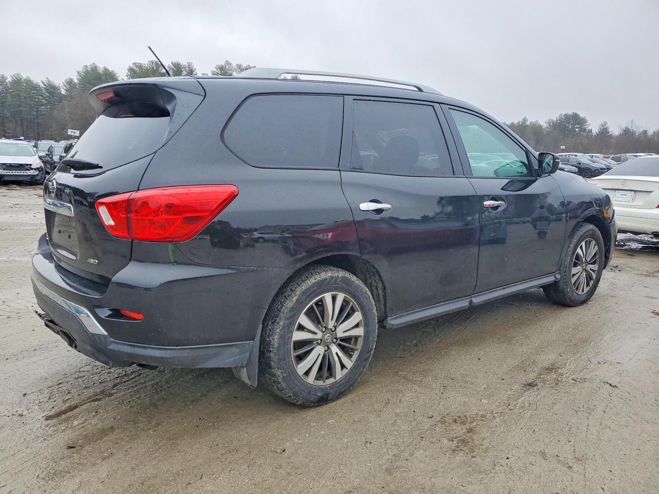 2017 Nissan Pathfinder S - zdjęcie 3