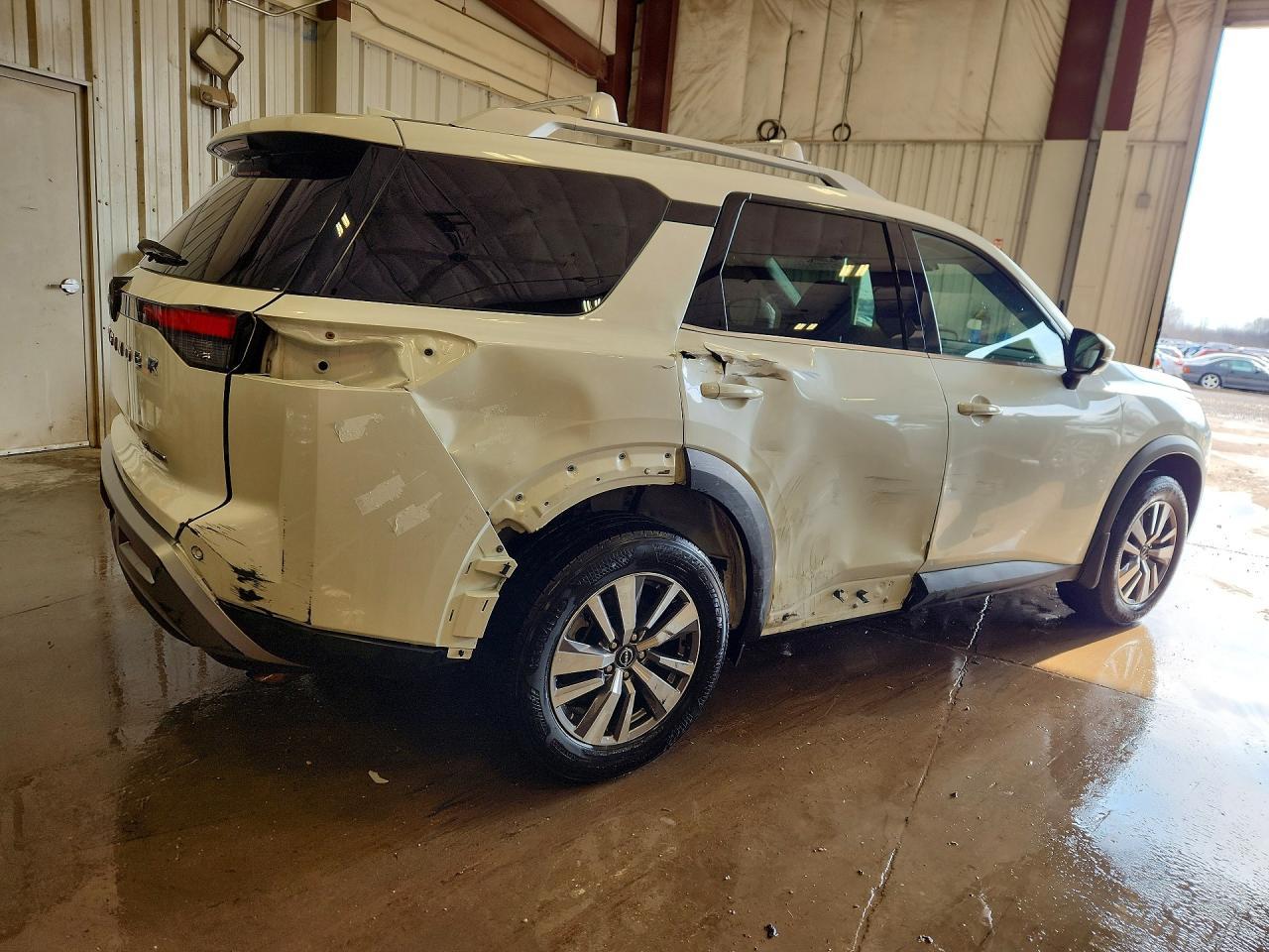 2022 Nissan Pathfinder Sl - zdjęcie 3