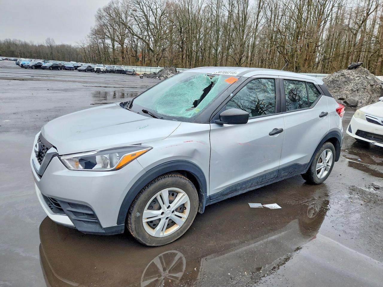 2020 Nissan Kicks S - zdjęcie główne