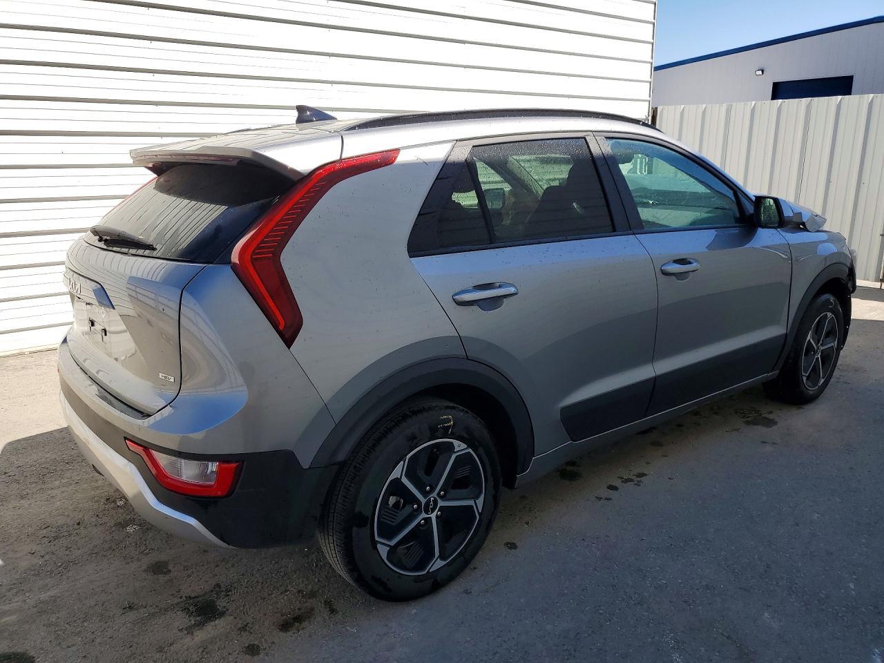 2025 Kia Niro Lx - zdjęcie 3