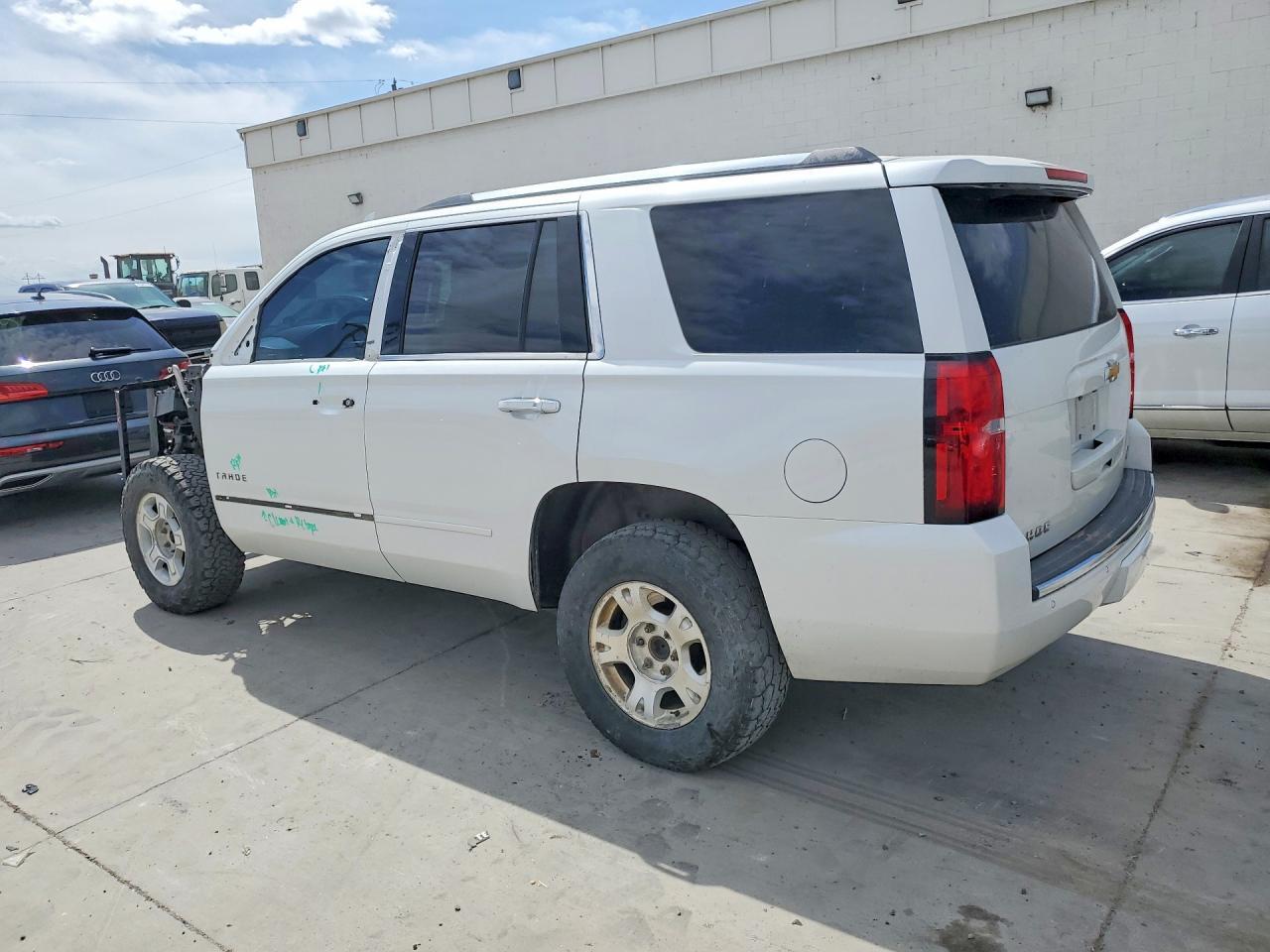2017 Chevrolet Tahoe K1500 Premier - zdjęcie 2