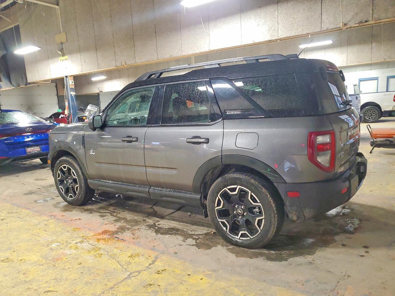 2025 Ford Bronco Sport Outer Banks - zdjęcie 2
