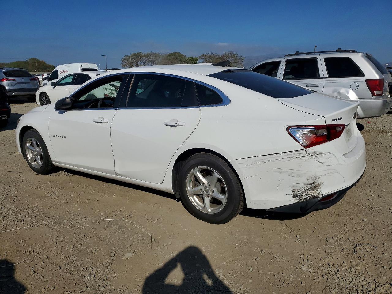 2016 Chevrolet Malibu Ls - zdjęcie 2