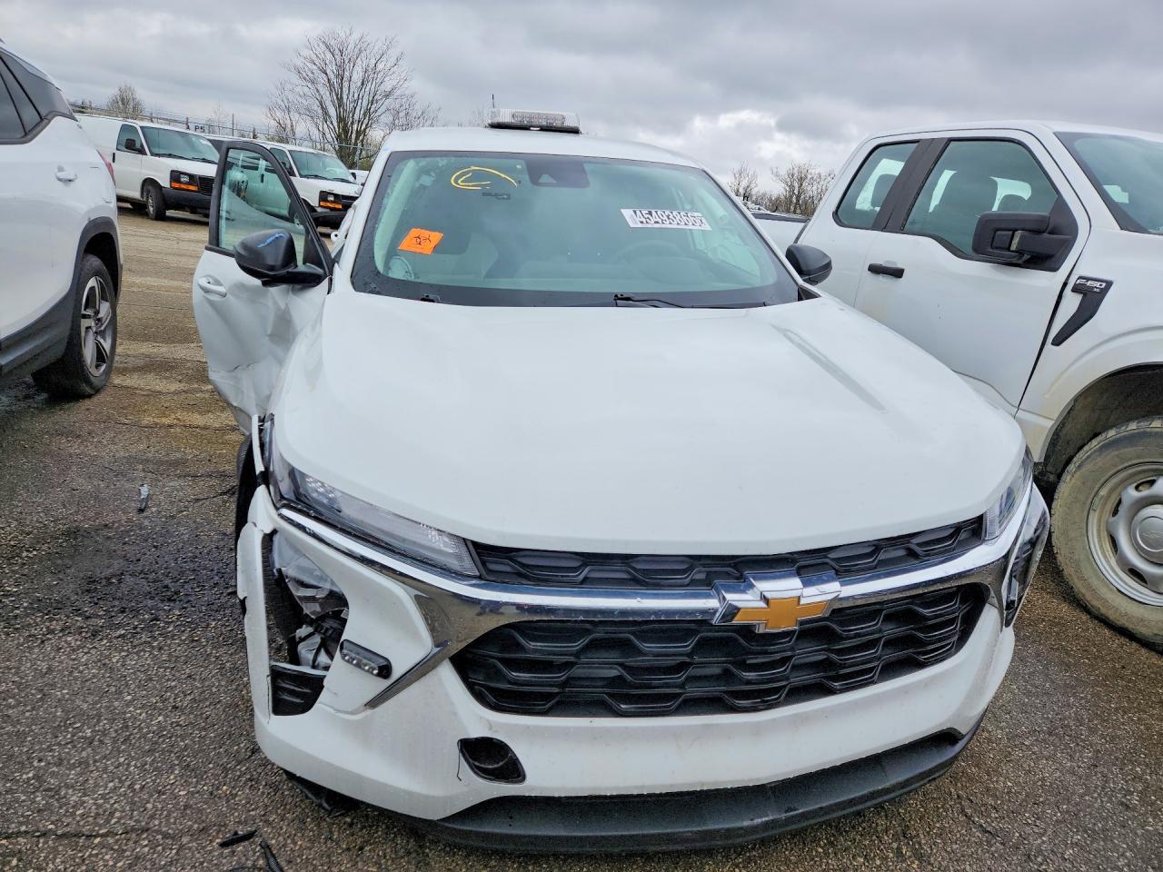 2025 Chevrolet Trax Ls - zdjęcie 5