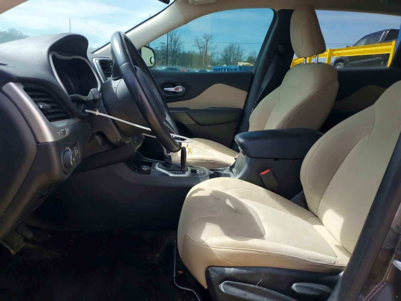 2015 Jeep Cherokee Latitude - zdjęcie 7