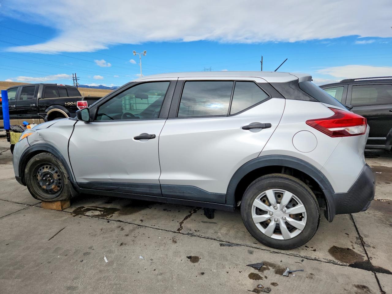 2020 Nissan Kicks S - zdjęcie 2