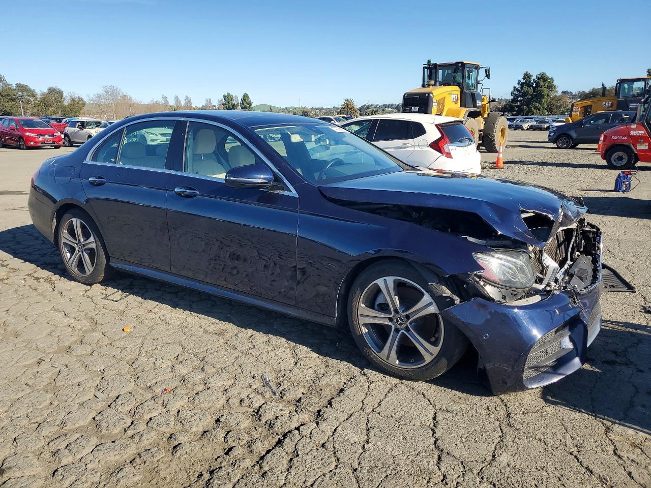 2018 Mercedes Benz E 300 - zdjęcie 4
