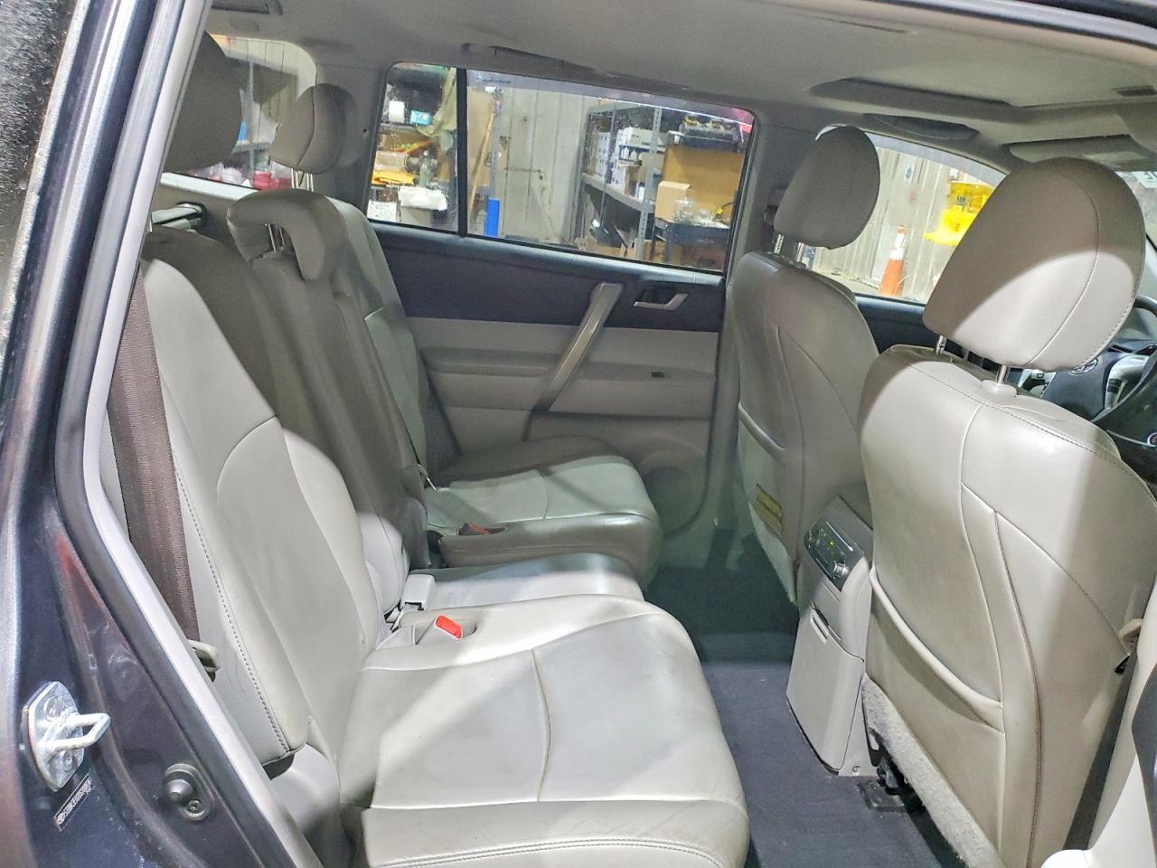 2013 Toyota Highlander Se - zdjęcie 11