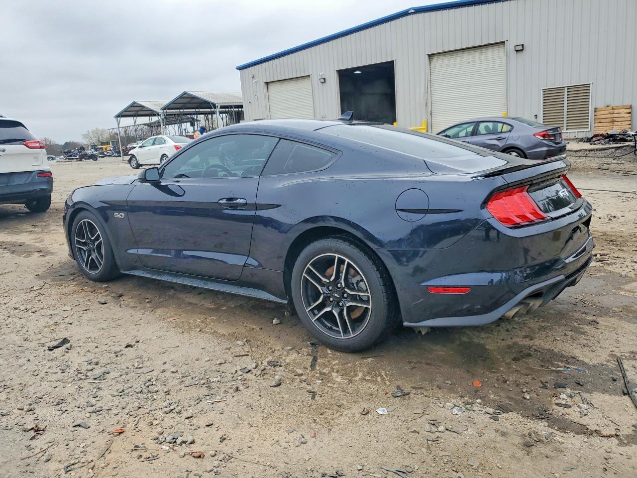 2021 Ford Mustang Gt - zdjęcie 2