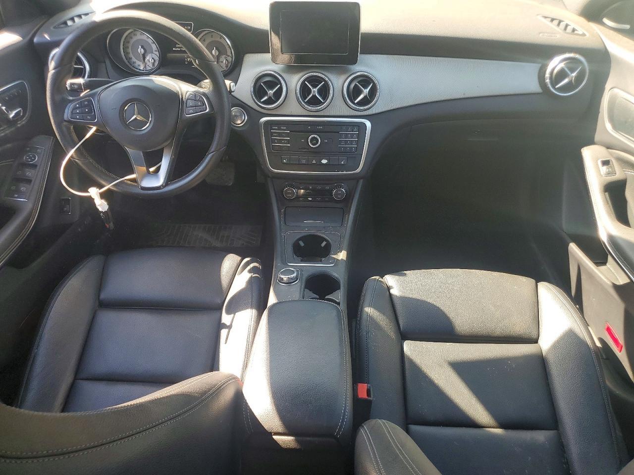 2016 Mercedes-Benz Cla 250 - zdjęcie 8