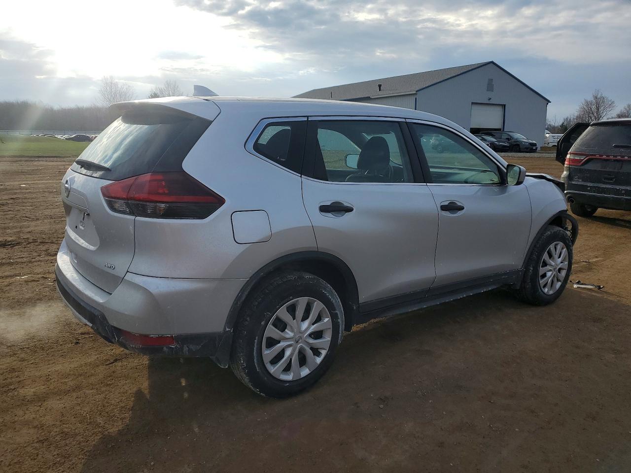 Nissan Rogue - zdjęcie 3