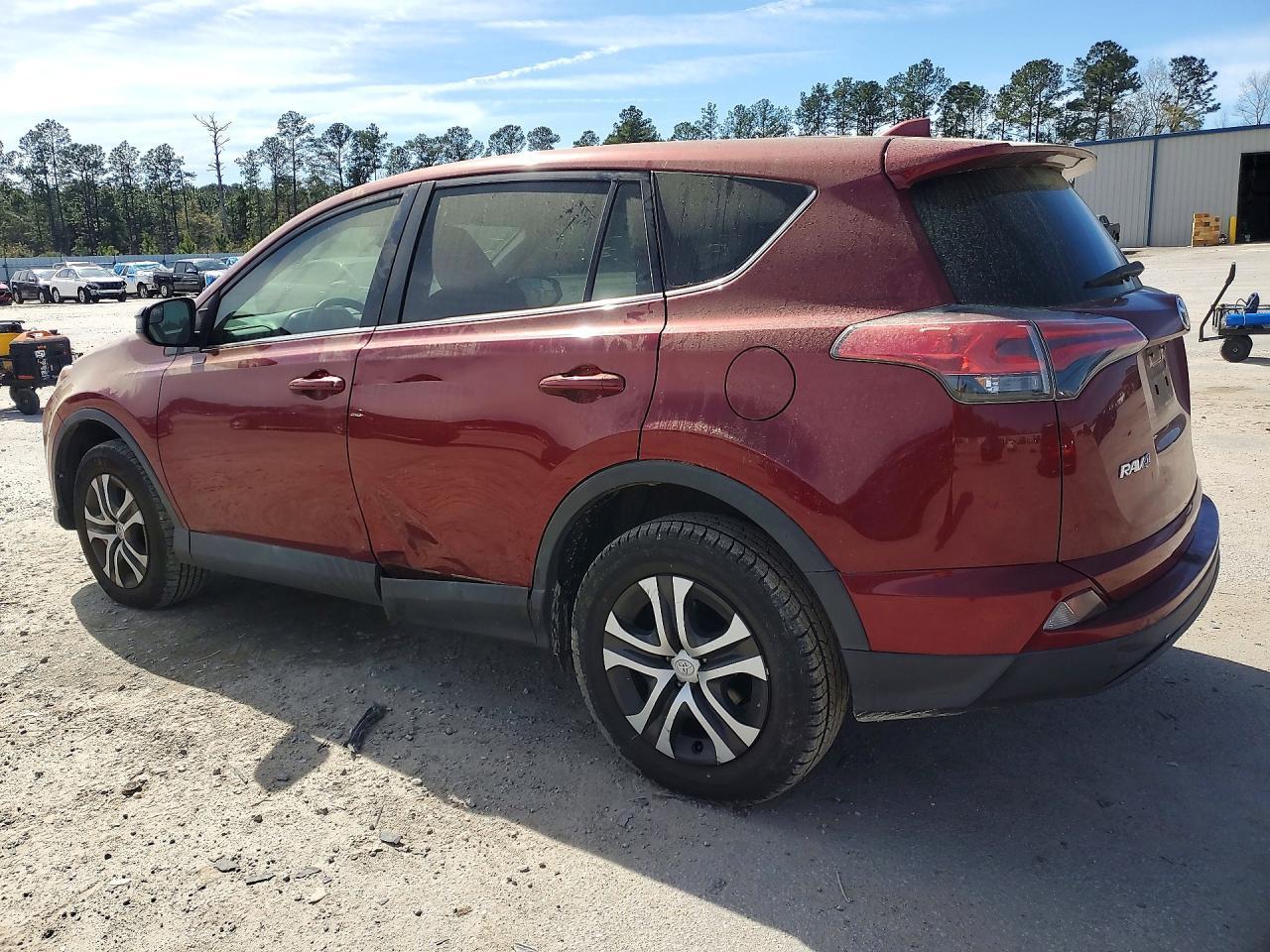 2018 Toyota Rav4 Le - zdjęcie 2