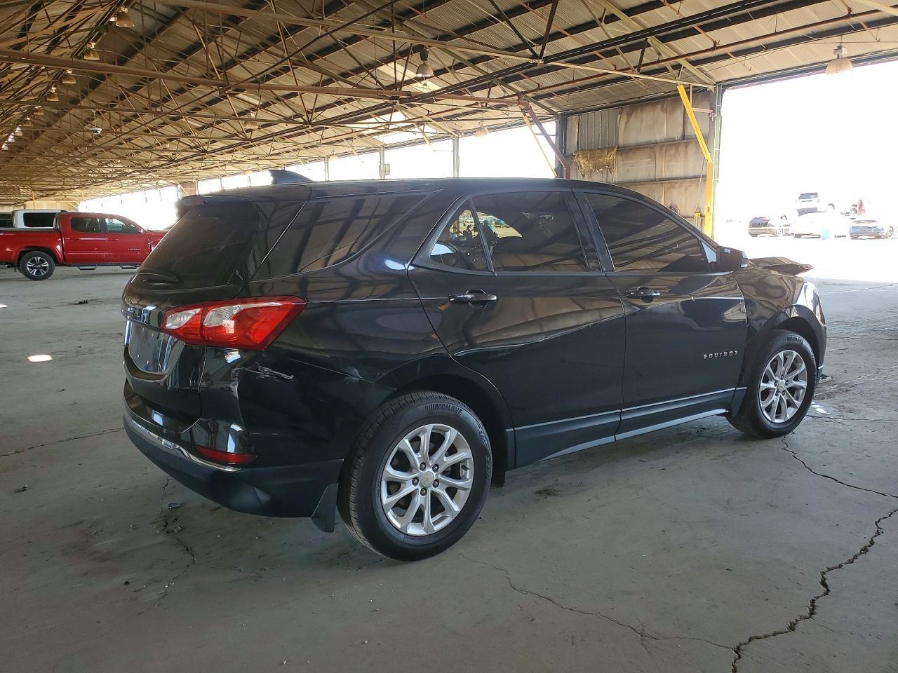 2018 Chevrolet Equinox Ls - zdjęcie 3