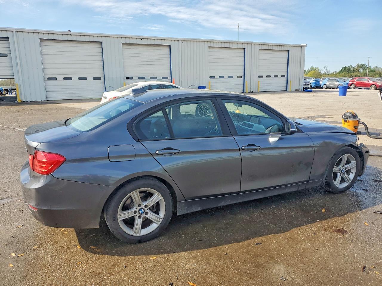 2013 BMW 320 I - zdjęcie 3