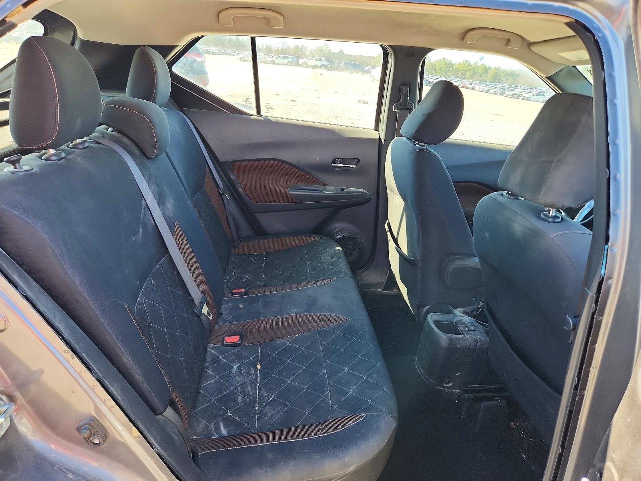 2019 Nissan Kicks Sr - zdjęcie 10