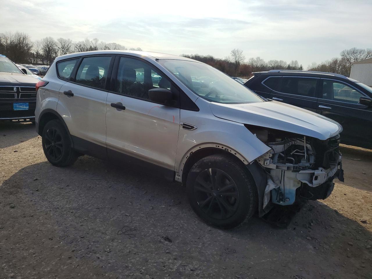2019 Ford Escape S - zdjęcie 4