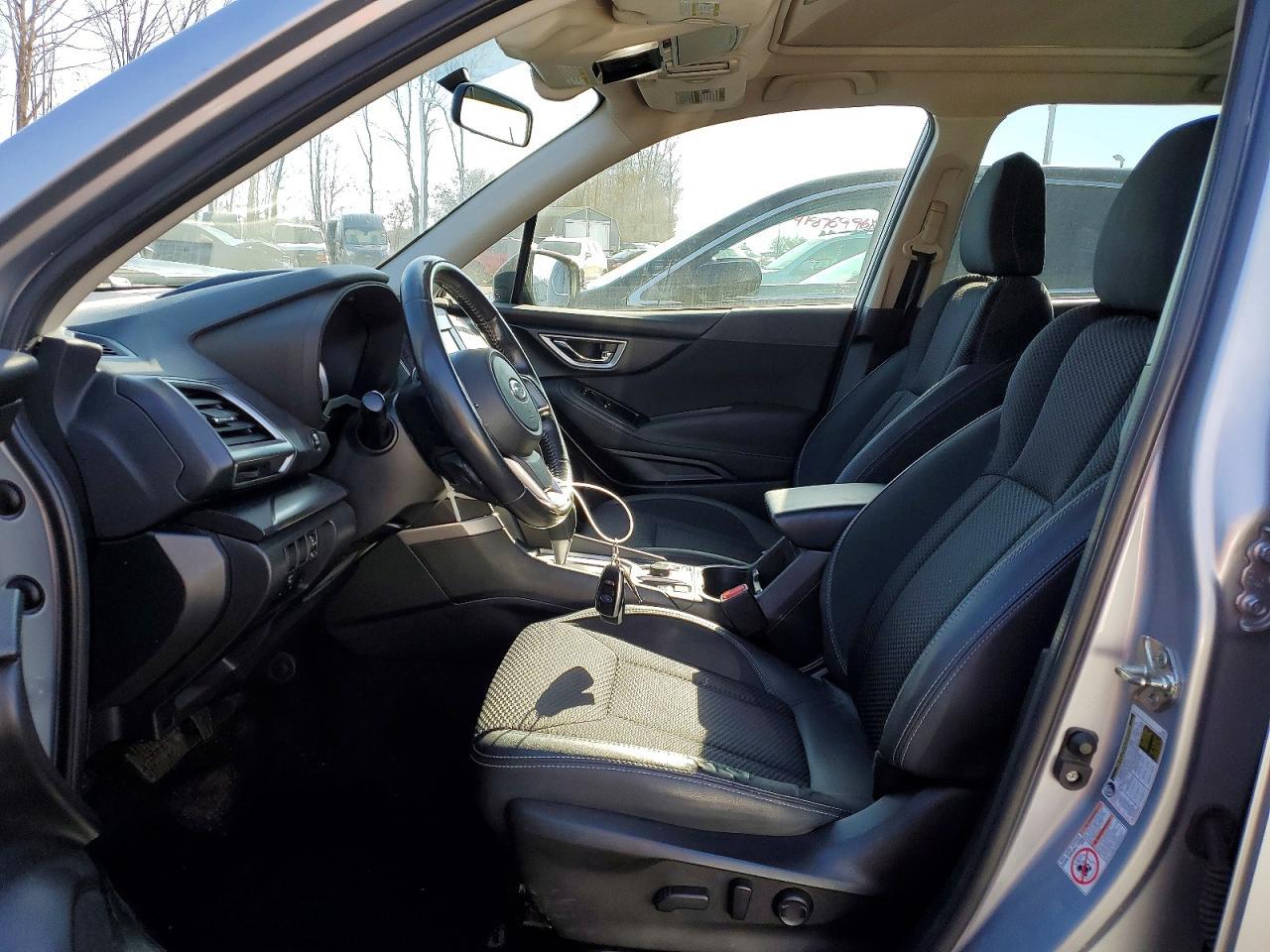 2020 Subaru Forester Premium - zdjęcie 7