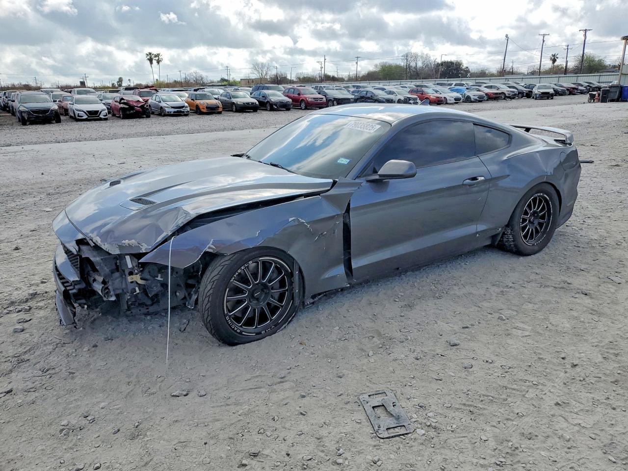 Ford Mustang - zdjęcie 1