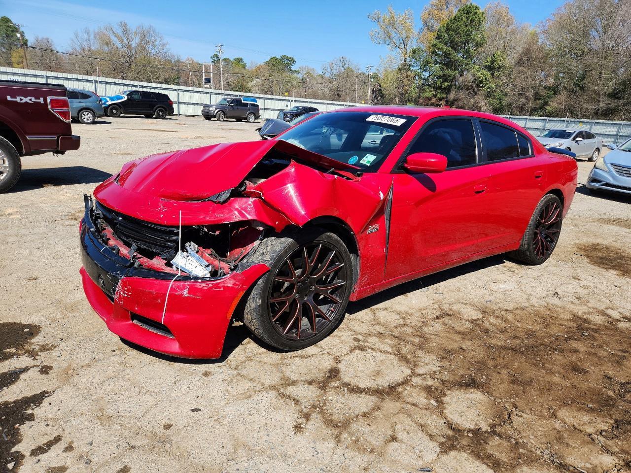 2016 Dodge Charger R - zdjęcie główne